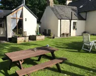 Contemporary One Bedroom Apartment Close to All Amenities in Conservation Area Hotels near R. Macleod & Son