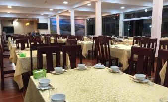 A Sim ba be Lake Hotel