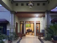 RedDoorz Near RS Setiabudi Medan Hotels in Babura Sunggal