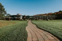 Le Manoir du Lac DeLage Hotels in La Jacques-Cartier Regional County Municipality
