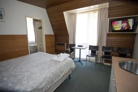 โครีโอ เบย์ โมเทล