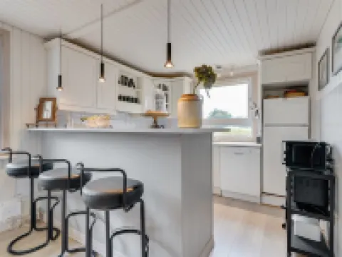 "Ursel" - 800m from the Sea