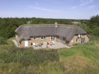 "Hedi" - 900m from the Sea Hotels near Husby Kirke