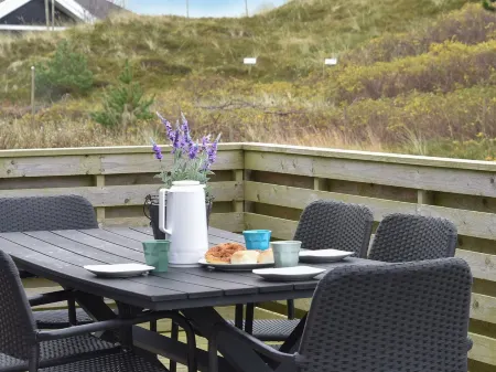 "Hawarth" - 300m to the Fjord Отели в г. Hvide Sande