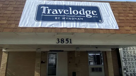 Travelodge by Wyndham Rockford South