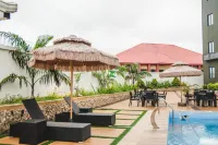 BON Hotel Platinum Enugu - Kolam Renang