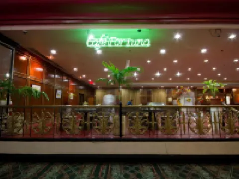 水濱機場娛樂場酒店 鄰近Freedive101的酒店