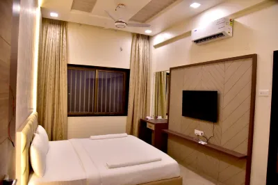 Hotel Royal Executive Hotels in Shetphal