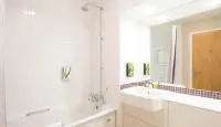 Rotherham East (M18/M1) Hotels near Clifton Park