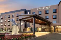 Courtyard Petaluma Sonoma County โรงแรมใกล้Southwest Community Park