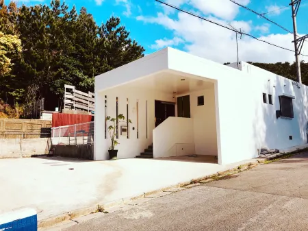 Resort Villa Umiyui Отели рядом с достопримечательностью «Benthos Divers»