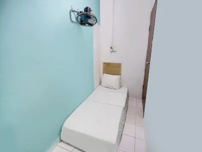 Spot On 91781 Solo Baru Homestay Syariah Hotel dekat KTM BIKE PARK MANGSANG