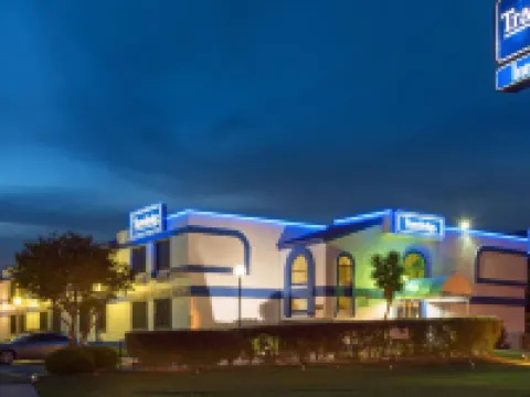 Travelodge by Wyndham San Antonio Downtown Northeast Hotels near Splashtown San Antonio