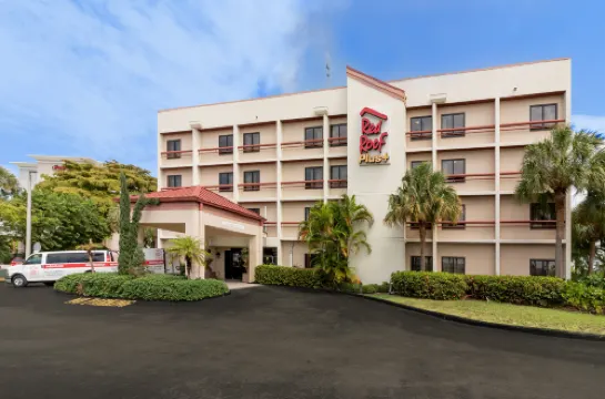 邁阿密機場紅屋頂PLUS+酒店