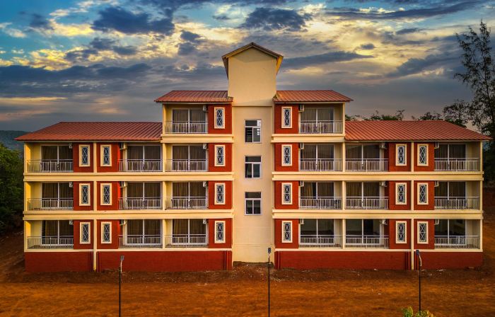 Chinar Woods Resort