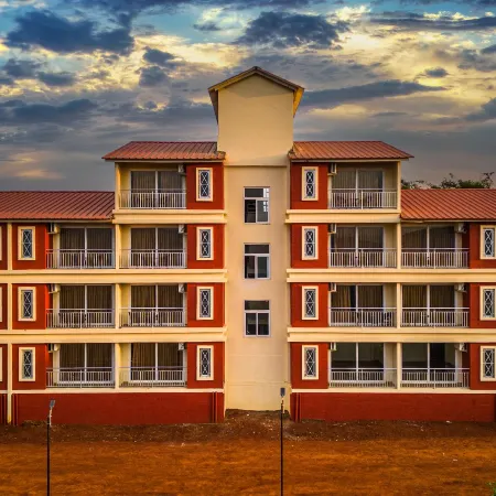 Chinar Woods Resort