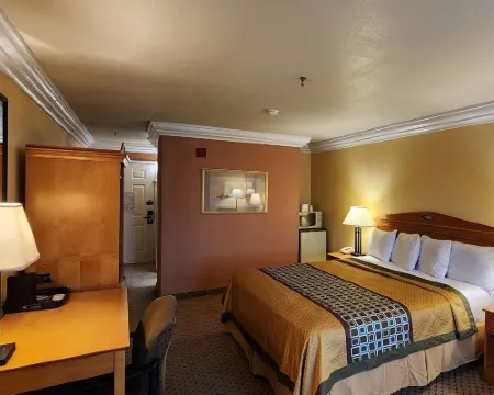 Super 8 by Wyndham Temple I-35 Hotels in Temple