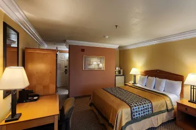 Super 8 by Wyndham Temple I-35 Hotels in Temple