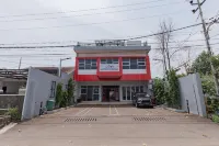 RedDoorz Syariah near DPRD Kabupaten Subang Hotel dekat Taman Anggur Kukulu O&i Farm Subang