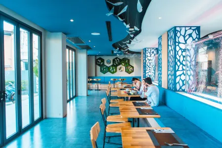 Kana Triple L Hotel Phuket Отели рядом с достопримечательностью «Local Dive Thailand»