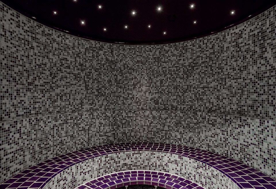 Radisson Blu Marina Palace Hotel Over view