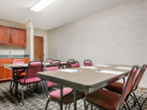 Days Inn by Wyndham Norton Hotels in Norton