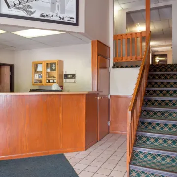 Super 8 by Wyndham Omaha NE