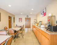 Econo Lodge Inn & Suites Lodi - Wine Country Area - breakfast