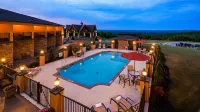 Aiden by Best Western @ Warm Springs Hotel and Event Center Hotels in Pine Mountain