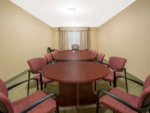 威廉姆斯湖溫德姆華美達飯店 威廉斯萊克住宿飯店