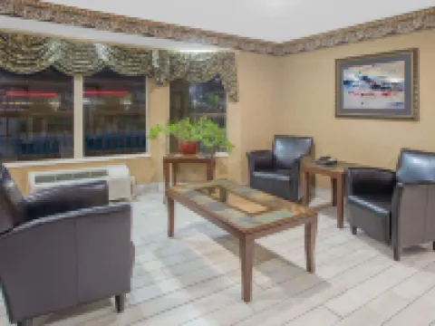 Days Inn & Suites by Wyndham Pine Bluff Hotels in Pine Bluff