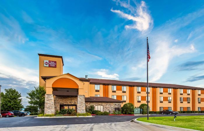 Best Western Plus Woodland Hills Hotel  Suites