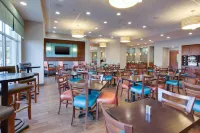 Drury Inn & Suites Charlotte Arrowood - Desayuno