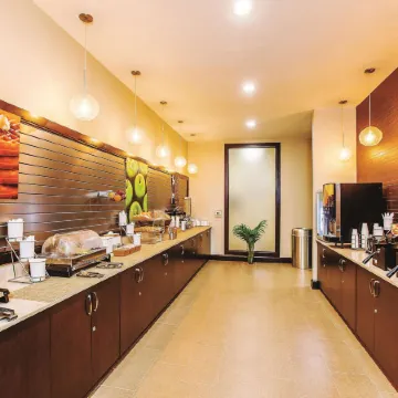 La Quinta Inn & Suites by Wyndham Cotulla