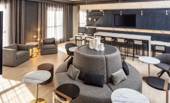 DoubleTree by Hilton Boston Logan Airport Chelsea