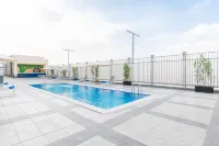 Holiday Inn RIYADH THE BUSINESS DISTRICT by IHG - piscina