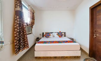 Fabhotel Chahat Palace