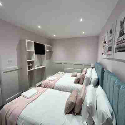 Sugar Hill Suite by Sasco Apartments Rooms