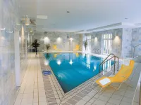Best Western Wein-Und Parkhotel Nierstein - Kolam Renang