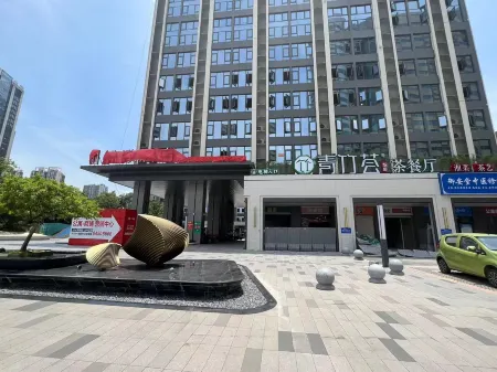 OrangeWeek Hotel