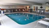 Country Inn & Suites by Radisson, Fairborn South, Oh - Pools