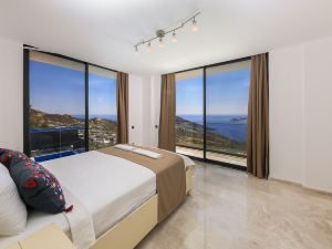 Luxury Sea View Villa w Pool Near Beach in Kalkan