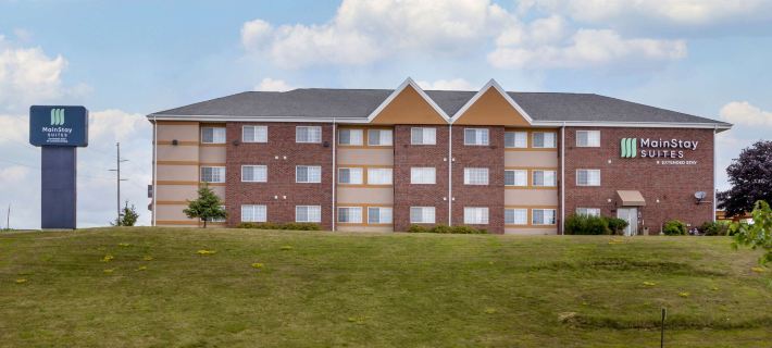 MainStay Suites Dubuque at Hwy 20 Hotels in Dubuque County
