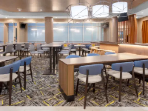 堪薩斯城機場SpringHill Suites飯店 梅酒店