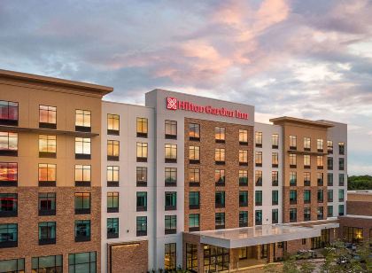 Hilton Garden Inn Grapevine at Silverlake Crossings