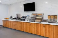 Microtel Inn & Suites by Wyndham Opelika - breakfast