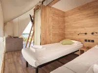 Glampingtent 6 فنادق في Hoogeveen