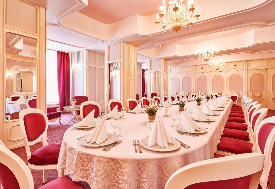 Continental Tirgu MuresOver view