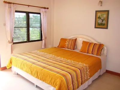 Petch Nakhonthai Homestay Hotels in 