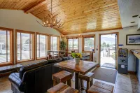 Super 8 by Wyndham Gardiner/Yellowstone Park Area Hotels in Gardiner